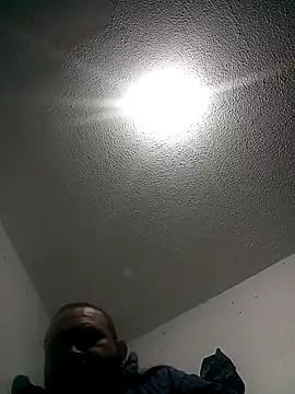 Snapshot of javi-tunene chatting on 10/14/25, 01:50 javi-tunene online show from 10/14/25, 01:50