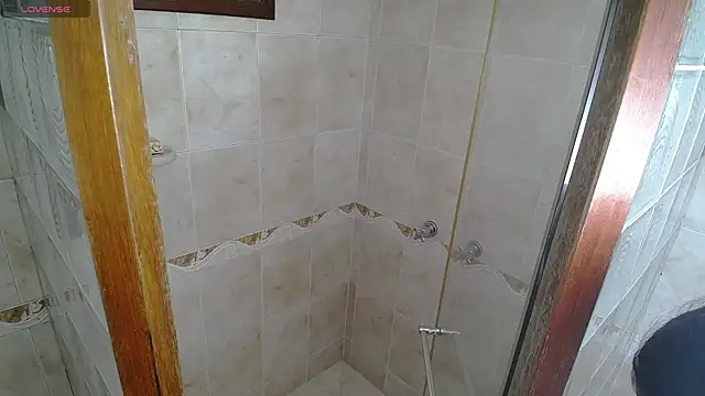 Snapshot of Lia_Teen chatting on 09/23/25, 02:03 Lia Teen online show from 09/23/25, 02:03