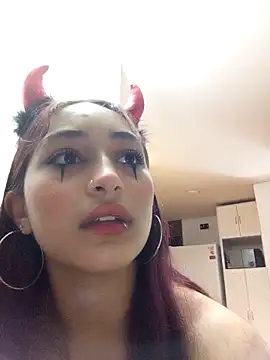 Snapshot of Lia_Teen chatting on 10/25/25, 10:48 Lia Teen online show from 10/25/25, 10:48