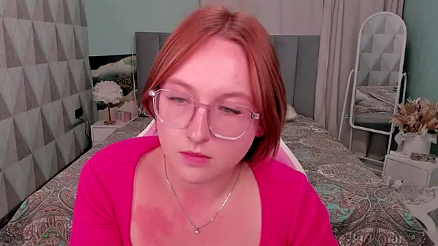 Snapshot of Olivia_Latvia chatting on 09/10/25, 03:45 Olivia Latvia online show from 09/10/25, 03:45