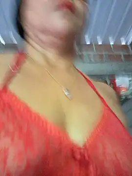 Snapshot of Lucerito-Hot chatting on 11/15/25, 01:29 Lucerito-Hot online show from 11/15/25, 01:29