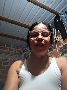 Snapshot of Lucerito-Hot chatting on 12/02/25, 02:28 Lucerito-Hot online show from 12/02/25, 02:28