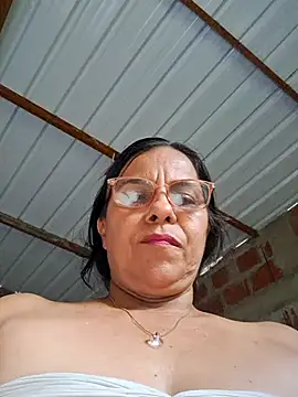 Snapshot of Lucerito-Hot chatting on 12/02/25, 06:47 Lucerito-Hot online show from 12/02/25, 06:47