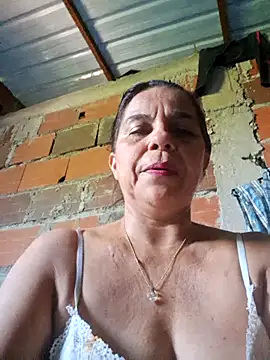 Snapshot of Lucerito-Hot chatting on 12/14/25, 02:33 Lucerito-Hot online show from 12/14/25, 02:33