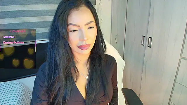 Snapshot of veronikali chatting on 12/19/25, 07:54 veronikali online show from 12/19/25, 07:54