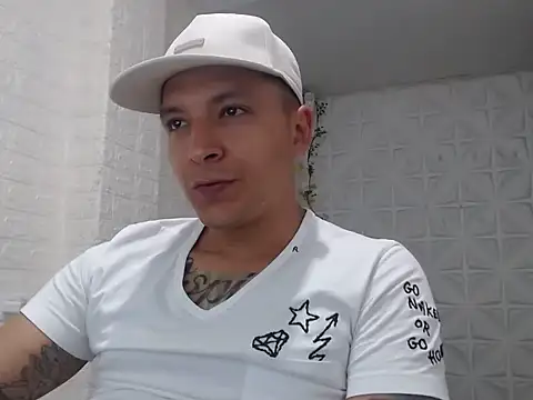 stefanhot2025 online show from 09/10/25, 03:23