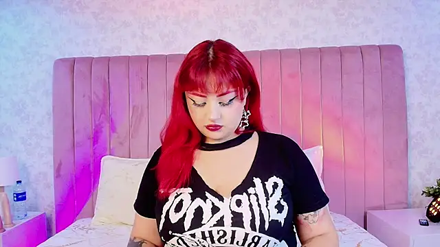 Snapshot of RavenVamp chatting on 12/04/25, 09:12 RavenVamp online show from 12/04/25, 09:12