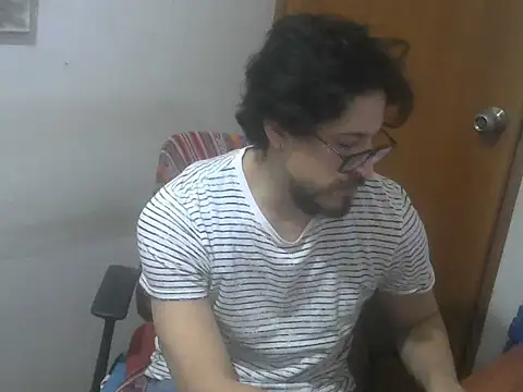 GuivernoStud online show from 09/11/25, 04:45