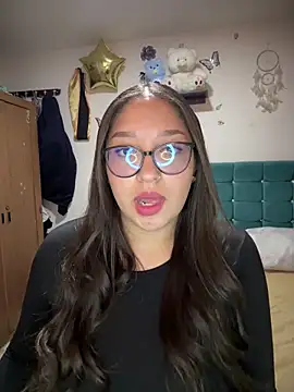 Snapshot of Whiitney_Bloom chatting on 09/15/25, 02:11 Whiitney Bloom online show from 09/15/25, 02:11