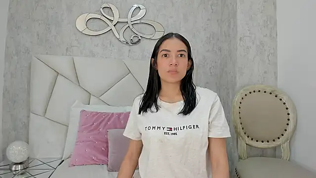 Snapshot of Skylerwhite02 chatting on 10/17/25, 07:49 Skylerwhite02 online show from 10/17/25, 07:49