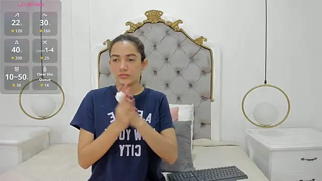Skylerwhite02 online show from 05/09/26, 03:45