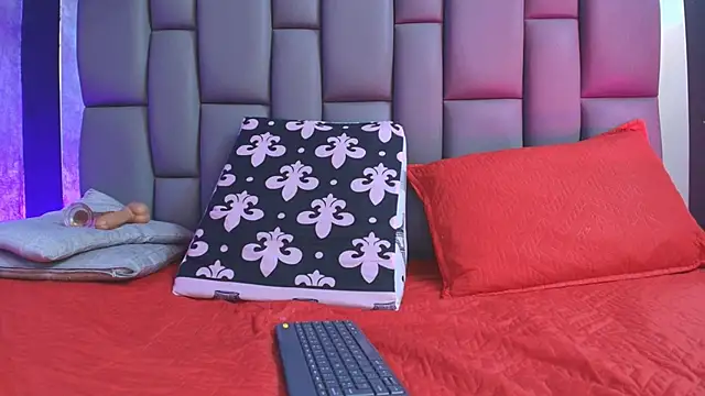 kissme luna online show from 09/12/25, 07:14