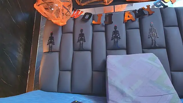 kissme luna online show from 10/20/25, 07:14