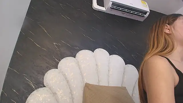 kissme luna online show from 04/28/26, 07:08