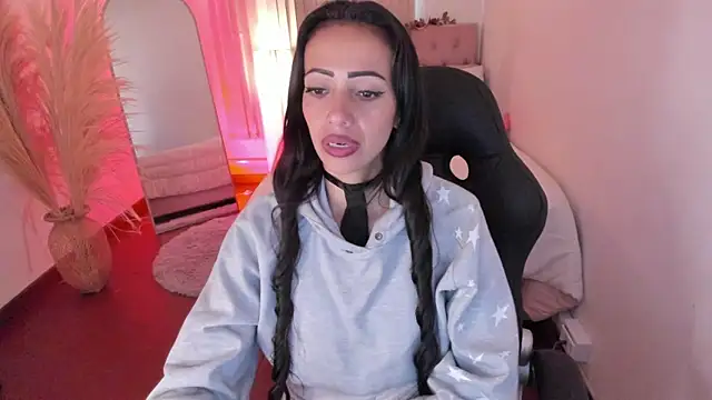 Mariam Lopez   online show from 11/16/25, 02:00