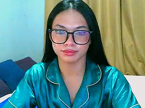 Snapshot of zowi_cock2946 chatting on 10/06/25, 01:19 zowi cock2946 online show from 10/06/25, 01:19