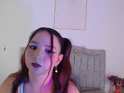 Mia2xsmith online show from 05/25/26, 04:18