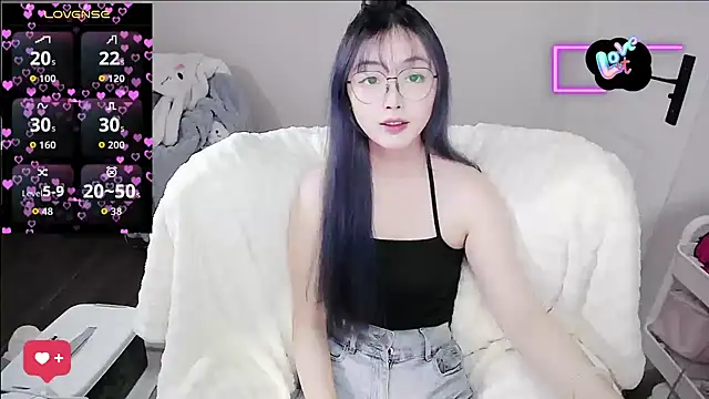 baby-yaya20 online show from 11/15/25, 08:22