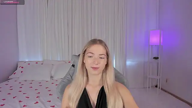 Snapshot of Susan_Mimi chatting on 09/23/25, 03:20 Susan Mimi online show from 09/23/25, 03:20