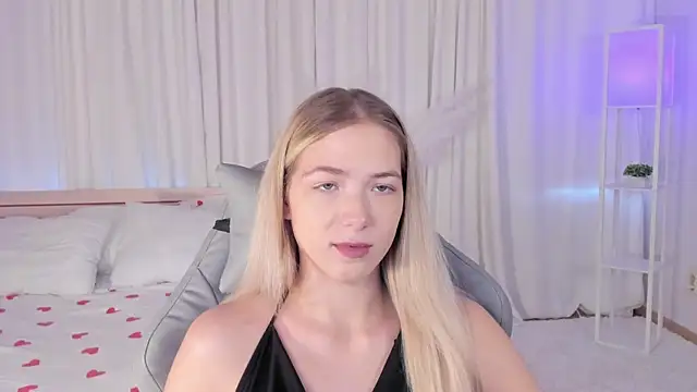 Snapshot of Susan_Mimi chatting on 10/07/25, 04:53 Susan Mimi online show from 10/07/25, 04:53