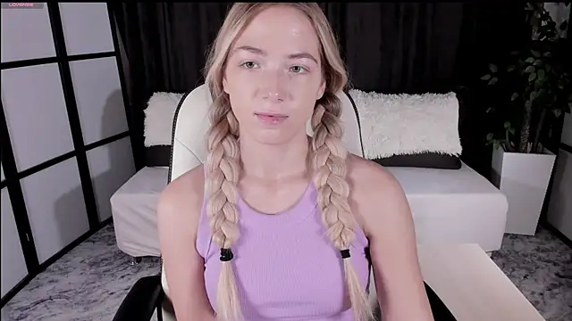 Snapshot of Susan_Mimi chatting on 10/11/25, 03:06 Susan Mimi online show from 10/11/25, 03:06