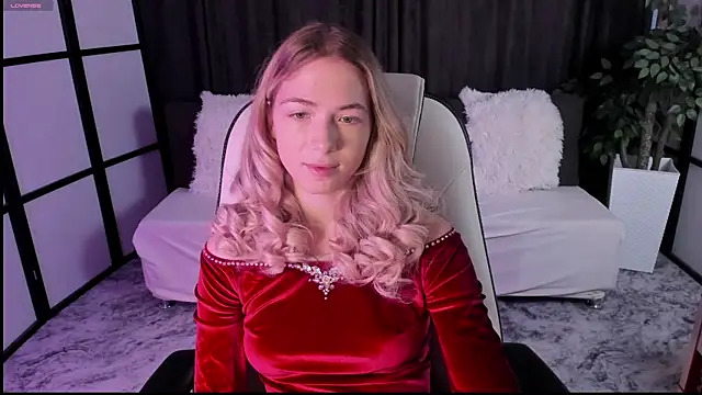 Snapshot of Susan_Mimi chatting on 10/27/25, 03:21 Susan Mimi online show from 10/27/25, 03:21