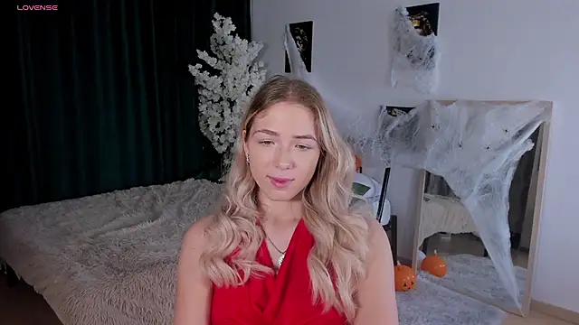 Snapshot of Susan_Mimi chatting on 10/29/25, 03:53 Susan Mimi online show from 10/29/25, 03:53