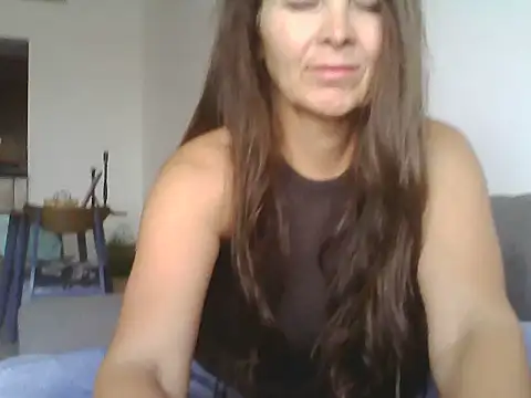 Snapshot of Avelinii chatting on 05/28/26, 01:30 Avelinii online show from 05/28/26, 01:30
