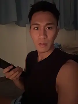 Snapshot of gooodboiii chatting on 11/10/25, 01:32 gooodboiii online show from 11/10/25, 01:32