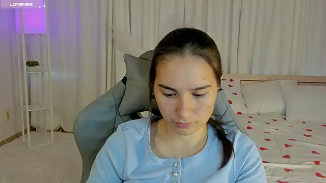 SeraphineClark online show from 10/04/25, 03:48