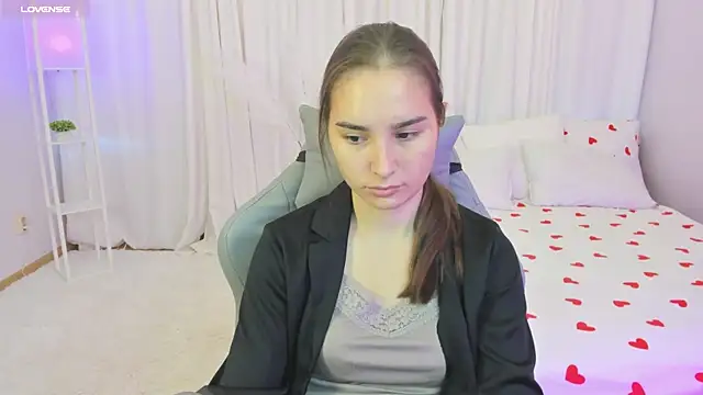 SeraphineClark online show from 10/17/25, 02:26