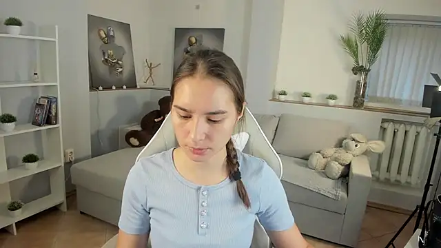 SeraphineClark online show from 10/25/25, 02:19