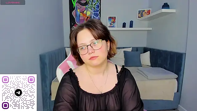 Mila  Cutee online show from 10/19/25, 01:28