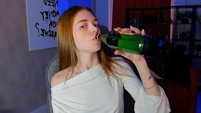 Snapshot of FlexyFox chatting on 10/14/25, 06:36 FlexyFox online show from 10/14/25, 06:36