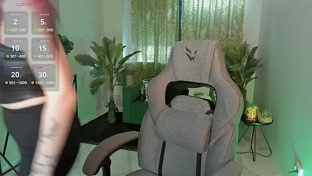 Snapshot of FlexyFox chatting on 11/12/25, 07:20 FlexyFox online show from 11/12/25, 07:20