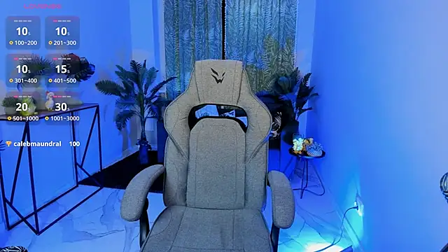 Snapshot of FlexyFox chatting on 11/18/25, 07:13 FlexyFox online show from 11/18/25, 07:13