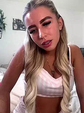 BlondeBetty online show from 09/22/25, 11:45