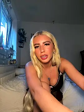 BlondeBetty online show from 09/29/25, 04:56