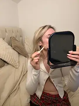 SexySaraxxoo online show from 10/21/25, 05:13