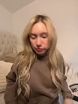 Snapshot of SexySaraxxoo chatting on 11/20/25, 09:42 SexySaraxxoo online show from 11/20/25, 09:42