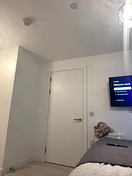 Snapshot of SexySaraxxoo chatting on 12/17/25, 02:12 SexySaraxxoo online show from 12/17/25, 02:12