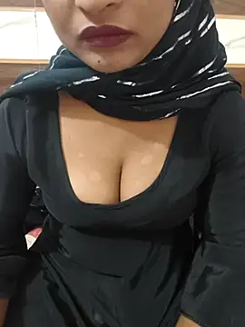 Itz Mayra  online show from 10/15/25, 07:30