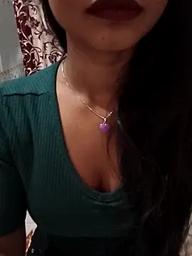 Snapshot of Itz_Mayra_ chatting on 11/13/25, 07:29 Itz Mayra online show from 11/13/25, 07:29