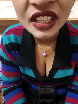 Snapshot of Itz_Mayra_ chatting on 11/18/25, 06:07 Itz Mayra online show from 11/18/25, 06:07