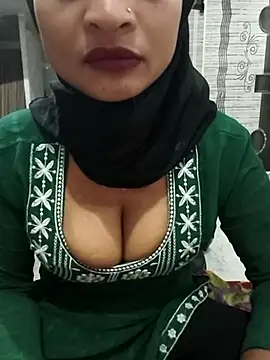 Snapshot of Itz_Mayra_ chatting on 11/22/25, 08:52 Itz Mayra online show from 11/22/25, 08:52