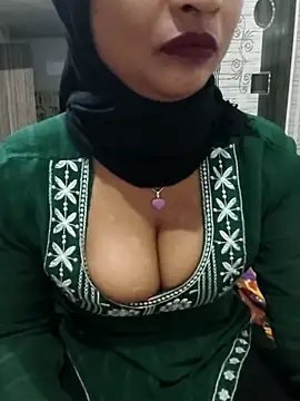 Snapshot of Itz_Mayra_ chatting on 11/23/25, 09:25 Itz Mayra online show from 11/23/25, 09:25