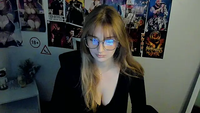 Snapshot of NeyliDream chatting on 10/12/25, 12:48 NeyliDream online show from 10/12/25, 12:48