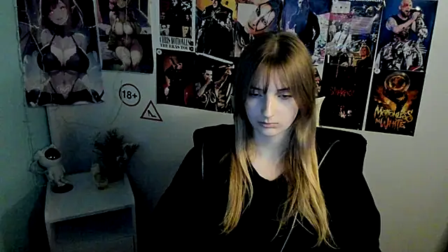 Snapshot of NeyliDream chatting on 10/18/25, 06:37 NeyliDream online show from 10/18/25, 06:37