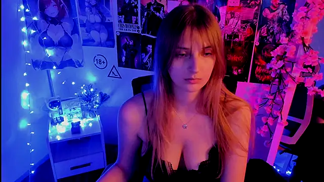 Snapshot of NeyliDream chatting on 11/13/25, 04:17 NeyliDream online show from 11/13/25, 04:17