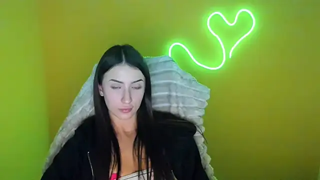 Snapshot of AlisaBubbles chatting on 10/30/25, 01:01 AlisaBubbles online show from 10/30/25, 01:01